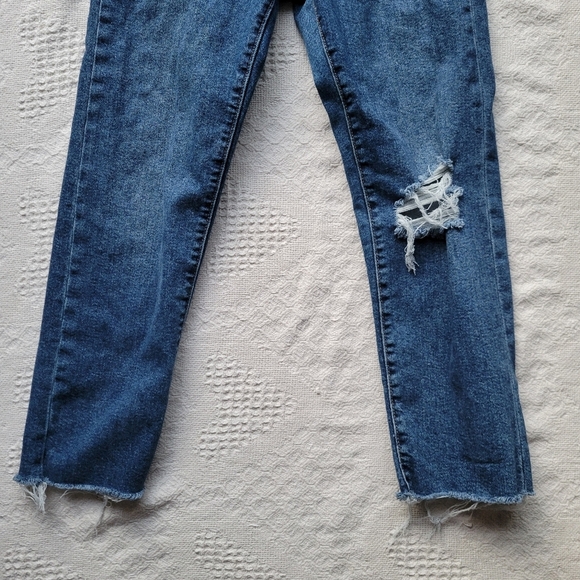 Levi's High-Waisted Distress Straight Leg Denim Casual Vintage Style Jean - Picture 3 of 9